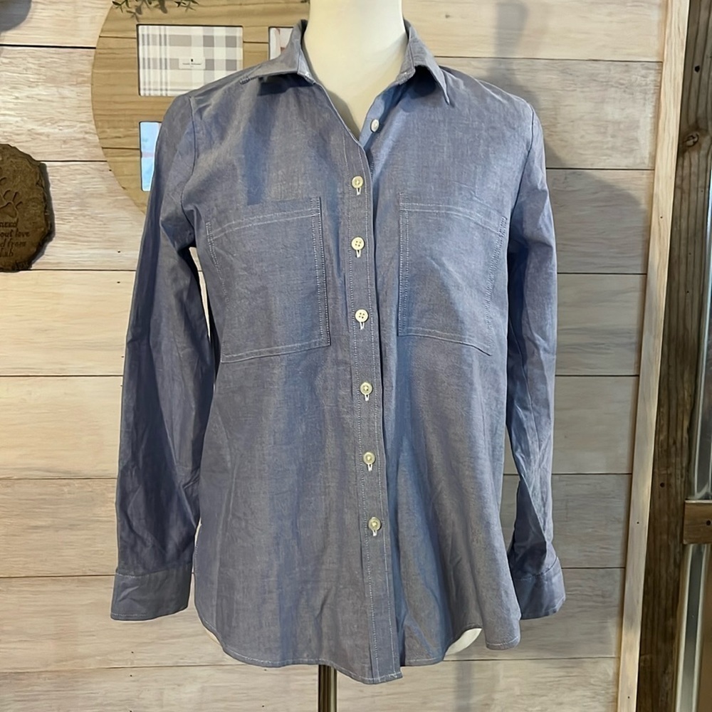 🆕 Loft Blue Button Top XS